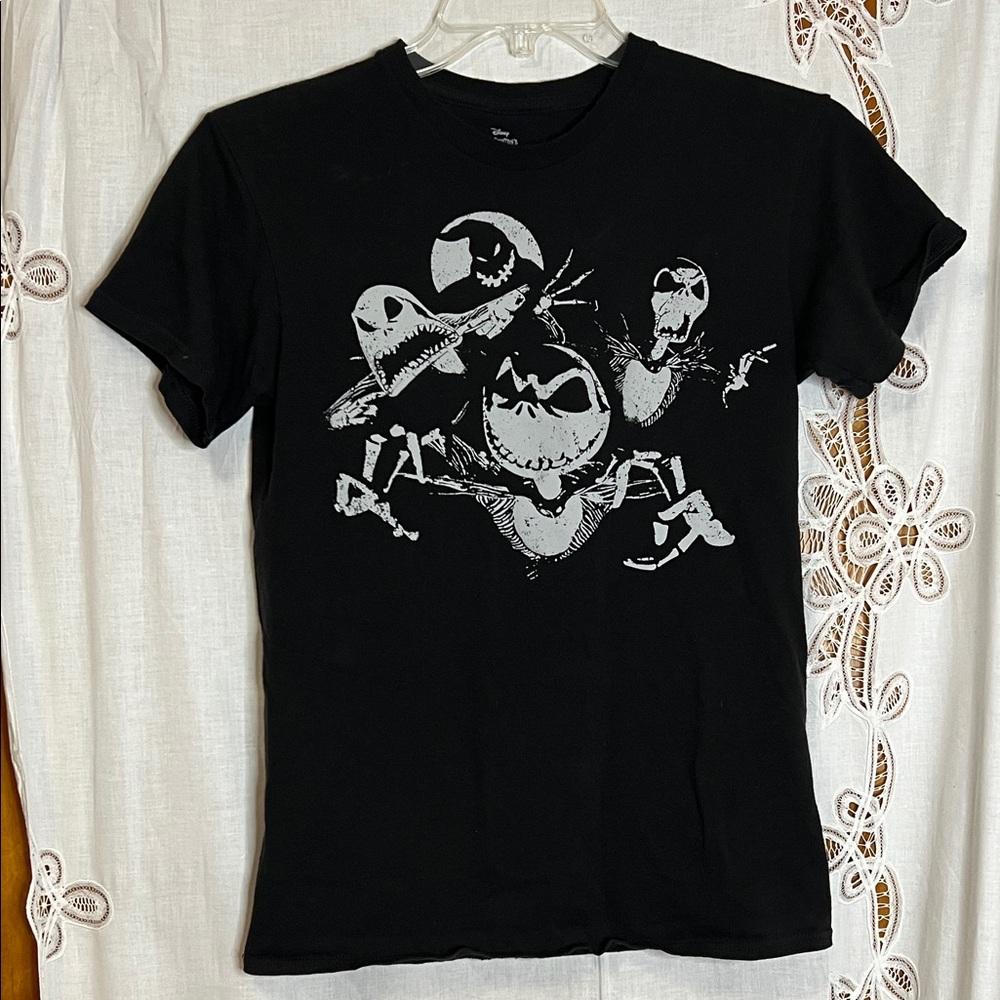 Disney Nightmare before Christmas Men’s Small black and white Tee